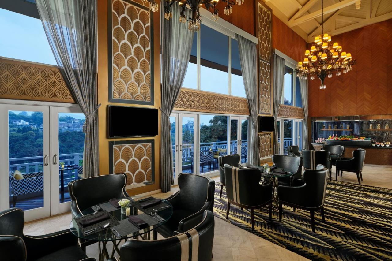 Sheraton Bandung Hotel & Towers Exterior foto