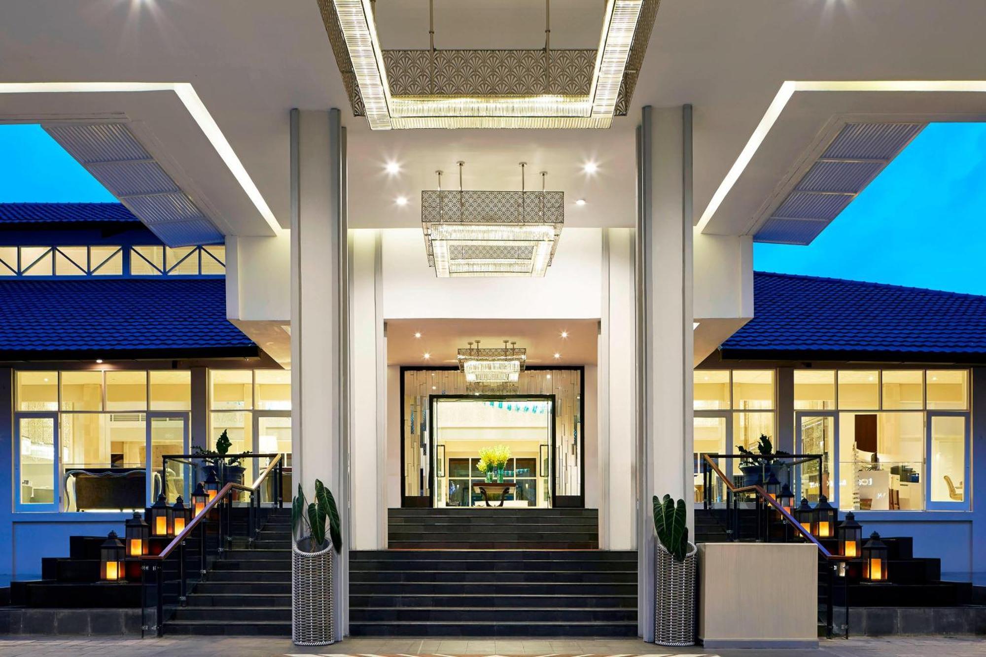 Sheraton Bandung Hotel & Towers Exterior foto