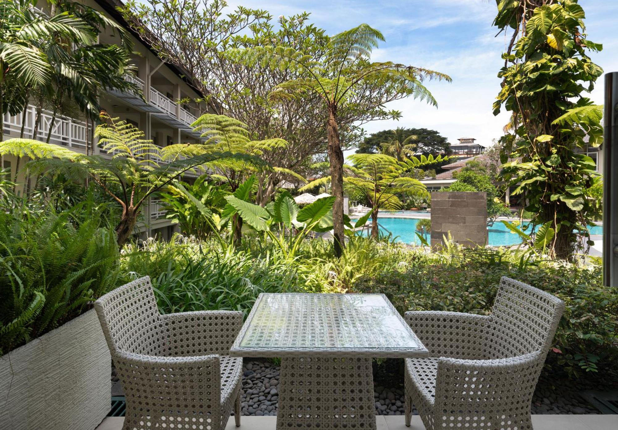 Sheraton Bandung Hotel & Towers Exterior foto